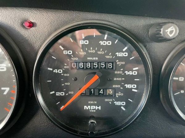 Porsche 911 Carrera 2 1990 127080