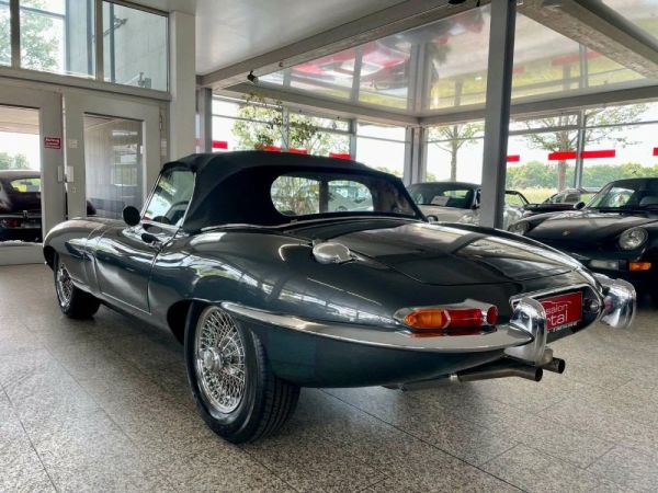 Jaguar E-Type 4.2 1965 127942
