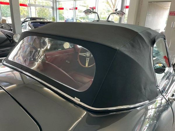 Jaguar E-Type 4.2 1965 127945