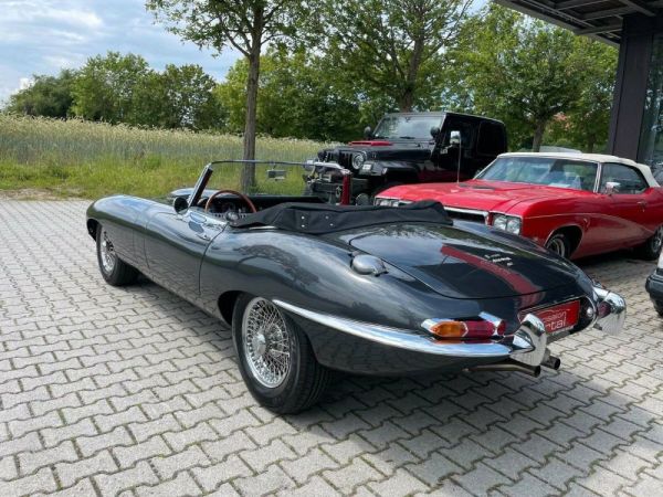 Jaguar E-Type 4.2 1965 127947