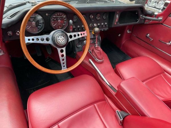 Jaguar E-Type 4.2 1965 127949