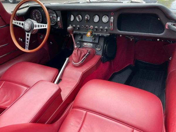 Jaguar E-Type 4.2 1965 127950