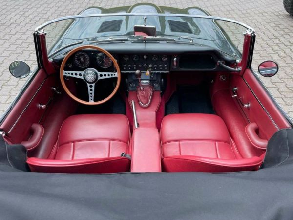 Jaguar E-Type 4.2 1965 127951