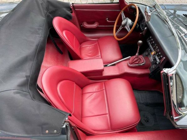 Jaguar E-Type 4.2 1965 127952