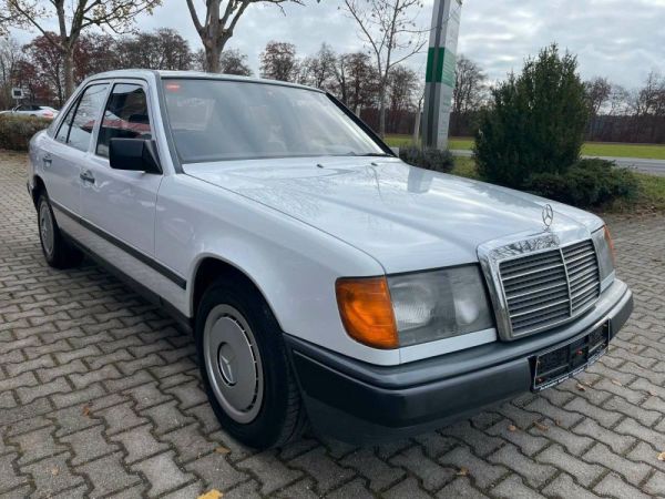 Mercedes-Benz 250 D 1988 127956