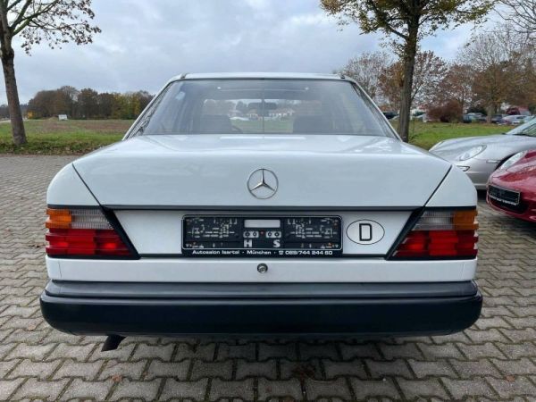 Mercedes-Benz 250 D 1988 127958