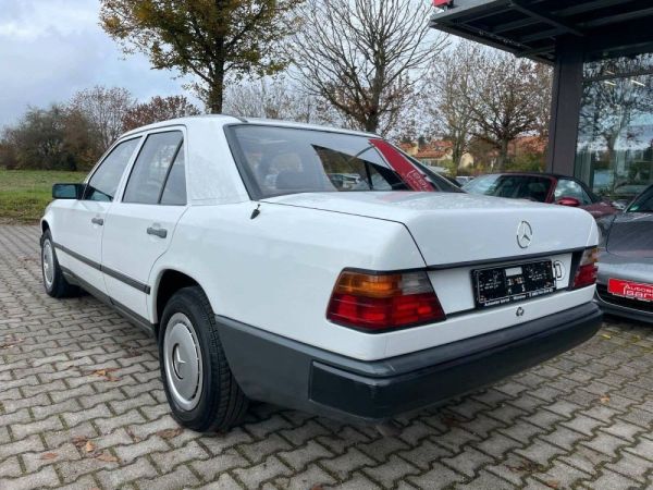 Mercedes-Benz 250 D 1988 127959