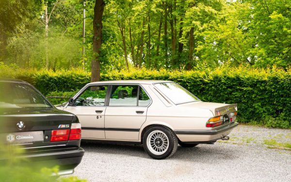 BMW M5 1992 73407