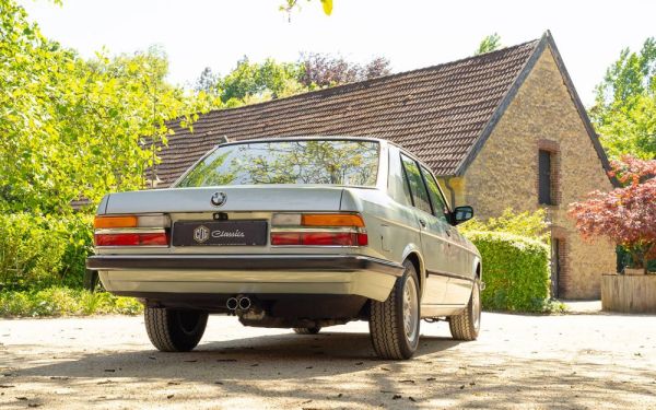 BMW 528i 1984 119070