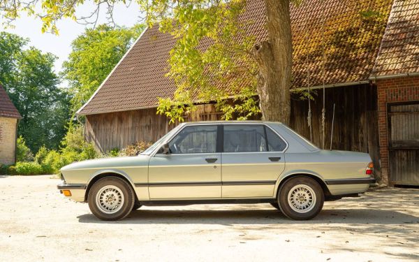 BMW 528i 1984 119073