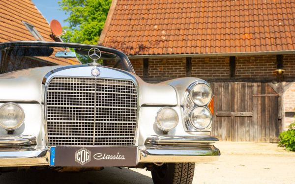 Mercedes-Benz 280 SE 1968 121893