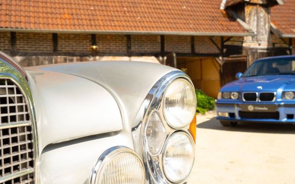 Mercedes-Benz 280 SE 1968 121895