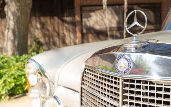 Mercedes-Benz 280 SE 1968 121896