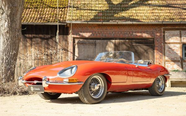 Jaguar E-Type 4.2 1965 128221