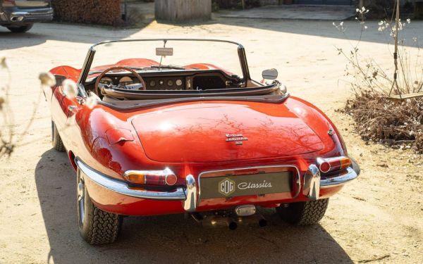 Jaguar E-Type 4.2 1965 128224