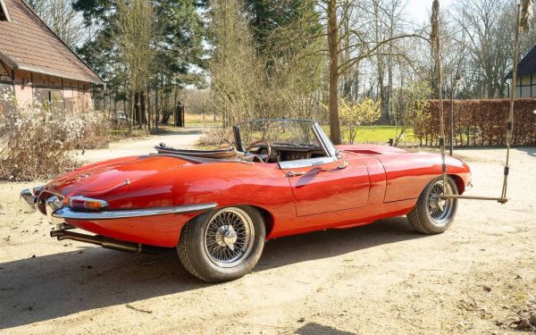 Jaguar E-Type 4.2 1965 128226