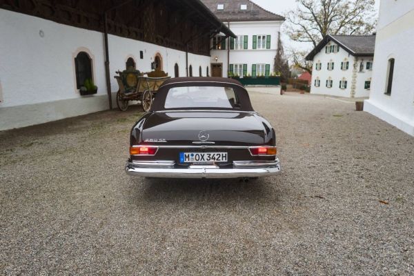 Mercedes-Benz 280 SE 1968 131282