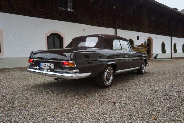 Mercedes-Benz 280 SE 1968 131283