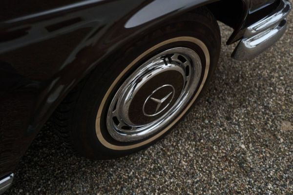 Mercedes-Benz 280 SE 1968 131285