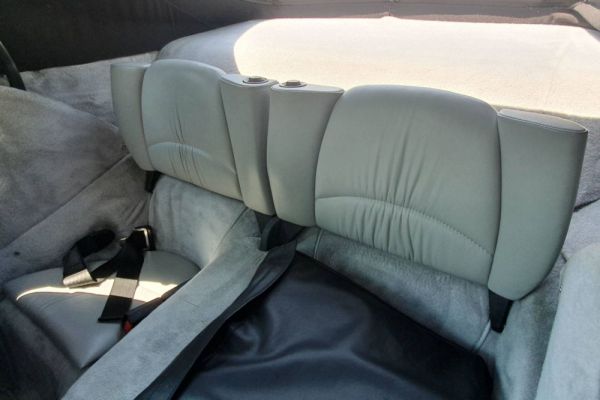 Porsche 911 Carrera 4 1996 7680