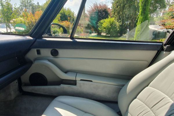 Porsche 911 Carrera 4 1996 7682