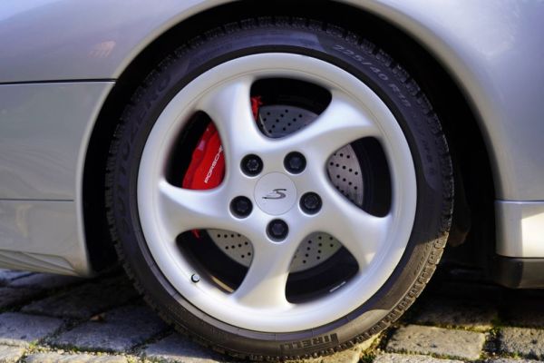Porsche 911 Carrera 4S 1997 128292