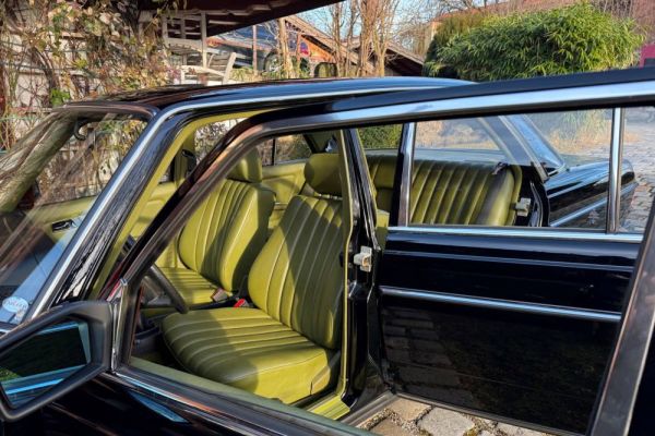 Mercedes-Benz 200 D 1981 130497