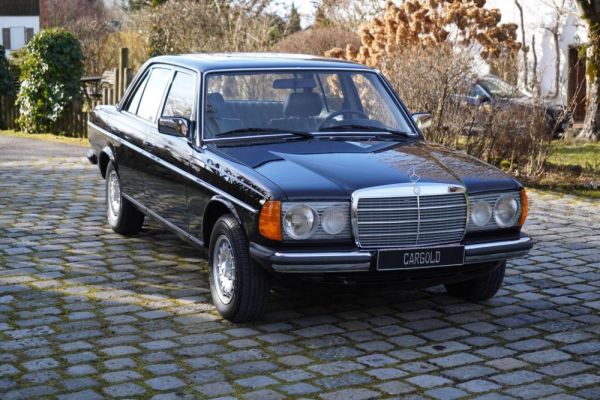 Mercedes-Benz 200 D 1981 130498