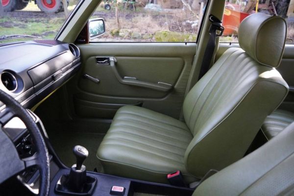 Mercedes-Benz 200 D 1981 130501