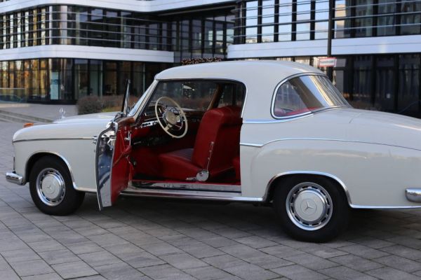 Mercedes-Benz 220 SE 1959 117165