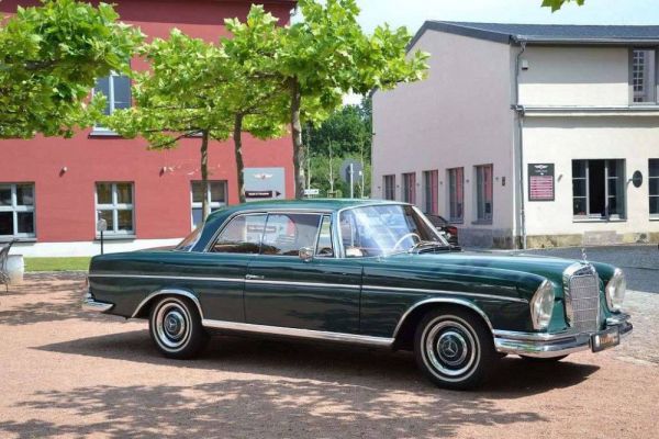 Mercedes-Benz 250 SE 1966 15010