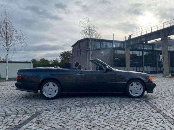 Mercedes-Benz 300 CE-24 1993 15040