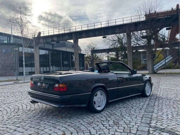 Mercedes-Benz 300 CE-24 1993 15041