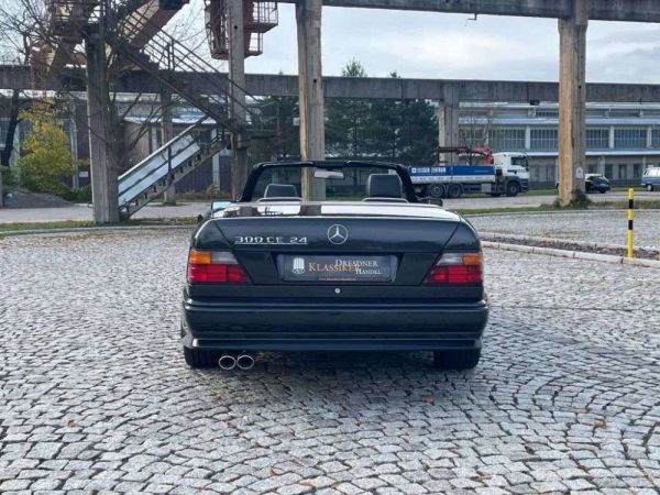 Mercedes-Benz 300 CE-24 1993 15042