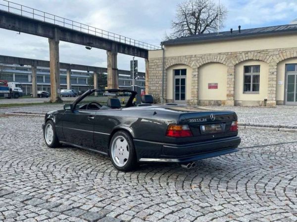 Mercedes-Benz 300 CE-24 1993 15043