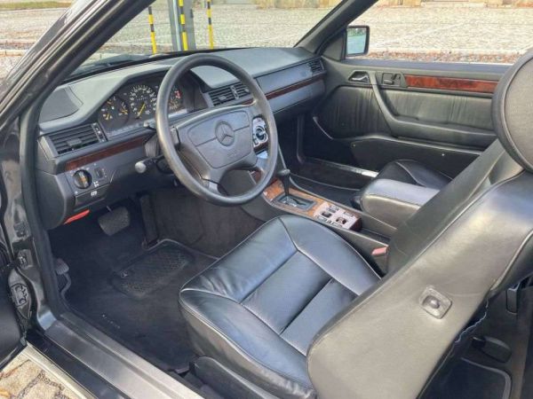 Mercedes-Benz 300 CE-24 1993 15047