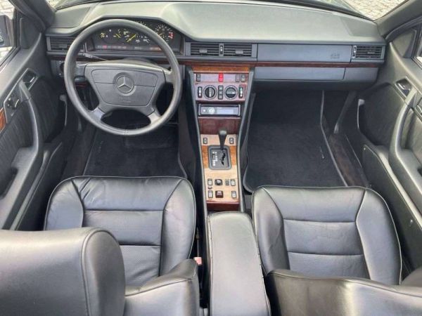 Mercedes-Benz 300 CE-24 1993 15048