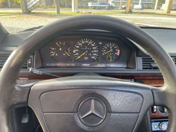 Mercedes-Benz 300 CE-24 1993 15049