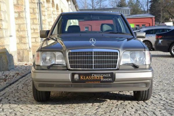 Mercedes-Benz 300 E 1992 15052