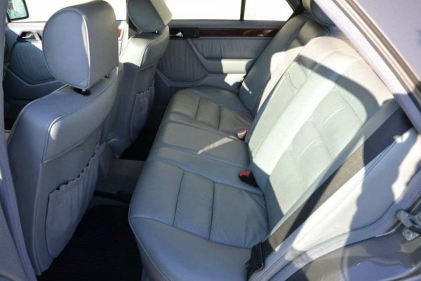 Mercedes-Benz 300 E 1992 15064