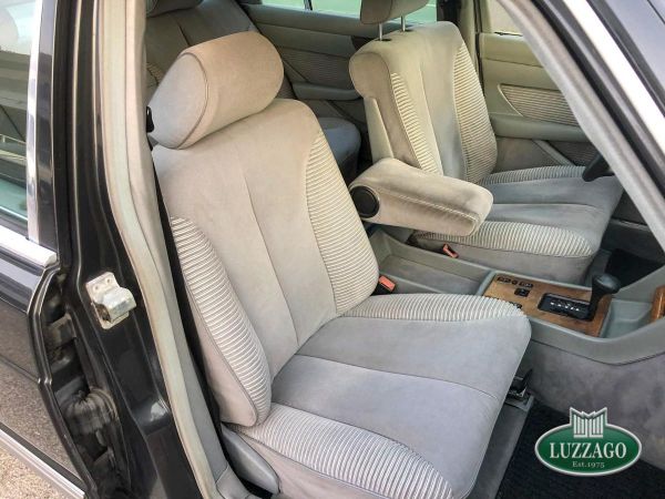 Mercedes-Benz 300 SE 1988 133510