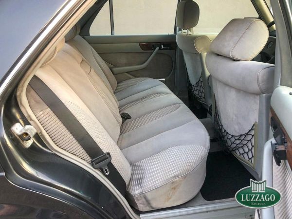 Mercedes-Benz 300 SE 1988 133512