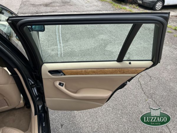 BMW BMW Alpina B3 3.3 Touring (1 of 153) 2002 134087