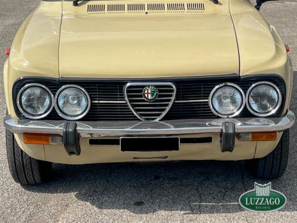 Alfa Romeo Giulia Nuova Super 1300 1975 60438