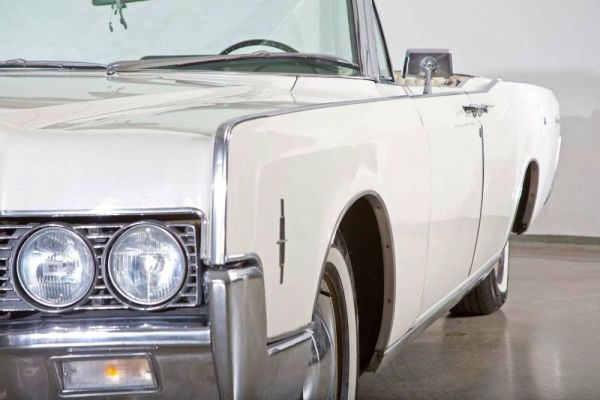Lincoln Continental Convertible 1966 114885