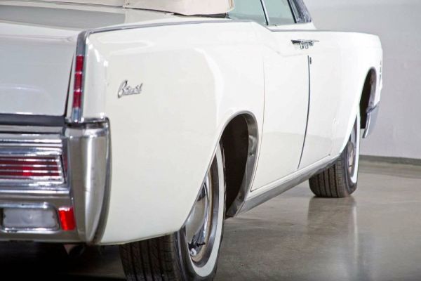 Lincoln Continental Convertible 1966 114890