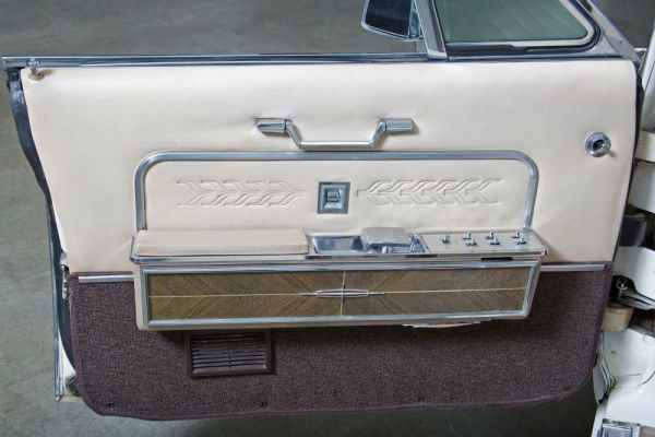 Lincoln Continental Convertible 1966 114891