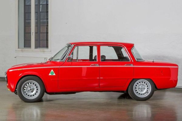 Alfa Romeo Giulia Nuova Super 1600 1978 123708