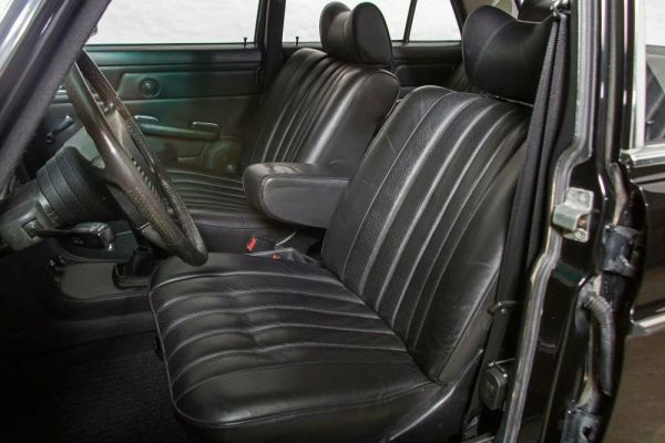 Mercedes-Benz 200 1976 127587