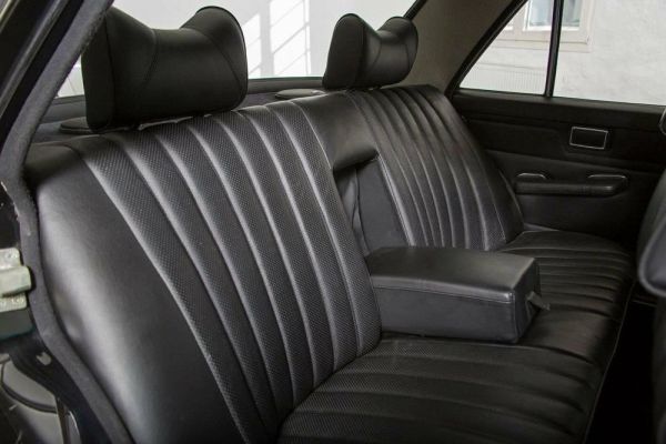 Mercedes-Benz 200 1976 127589